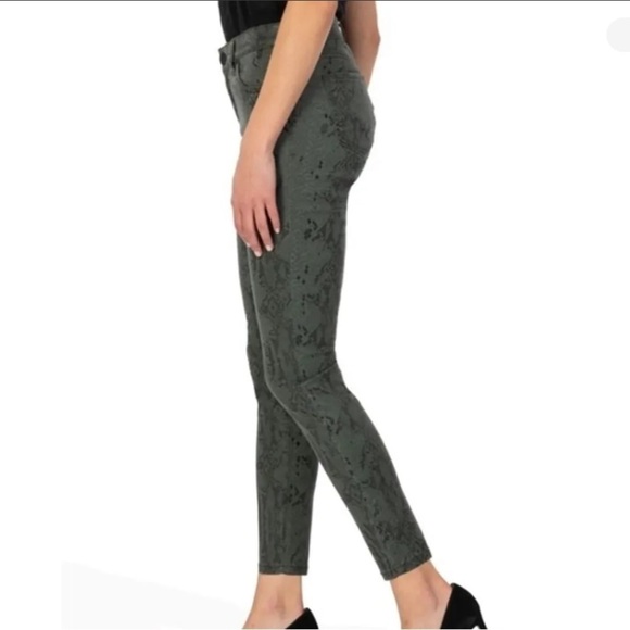NWT Kut From The Kloth Connie High Rise Fab AB Skinny Snakeskin Size 4 - Picture 3 of 9